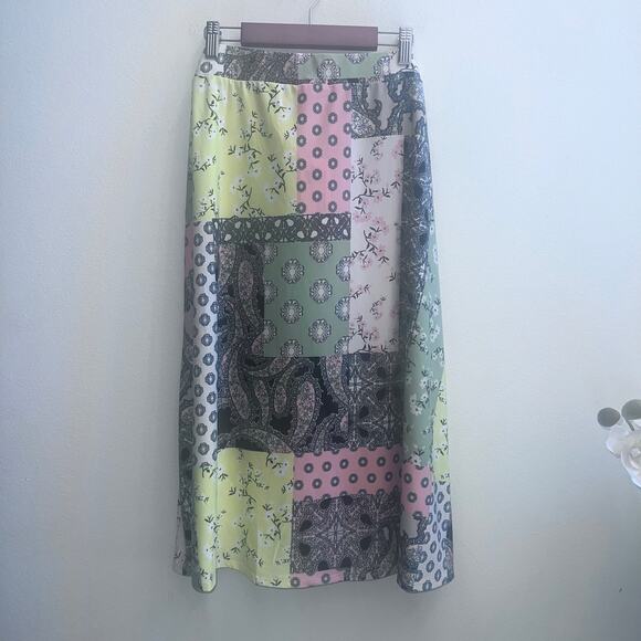 Melissa Paige NWT Skirt Spring Patchwork Large Yellow Coral Green Floral Paisley - Picture 2 of 6